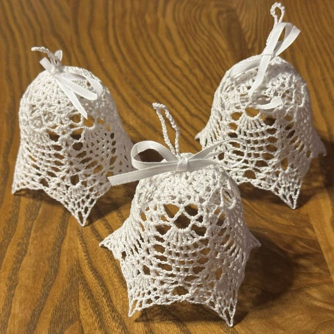 Nový zvoneček pro letošní vánoční svátky #crochet #hackovani #vanoce #christmasdecorating